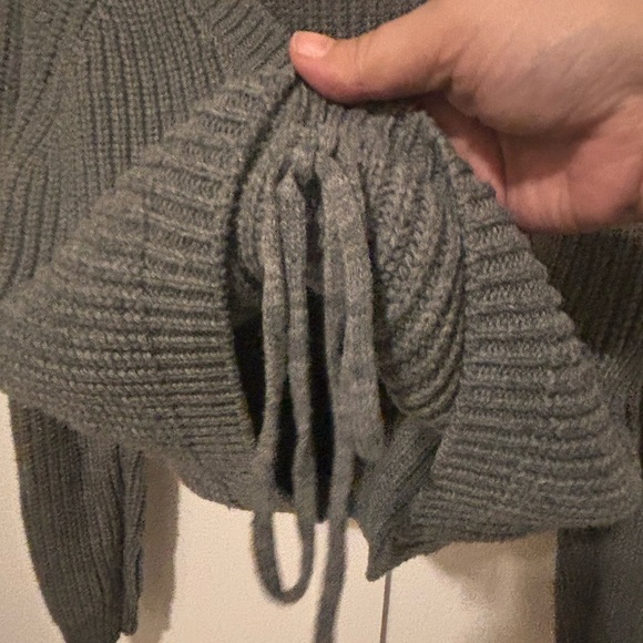Rue 21 crop sweater In grey. Small - Picture 7 of 7